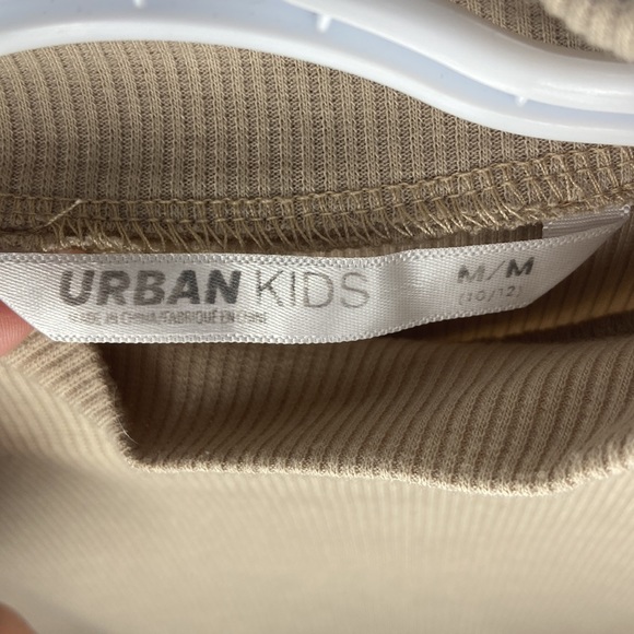 Beige shirt with straps on the side. - Picture 3 of 4